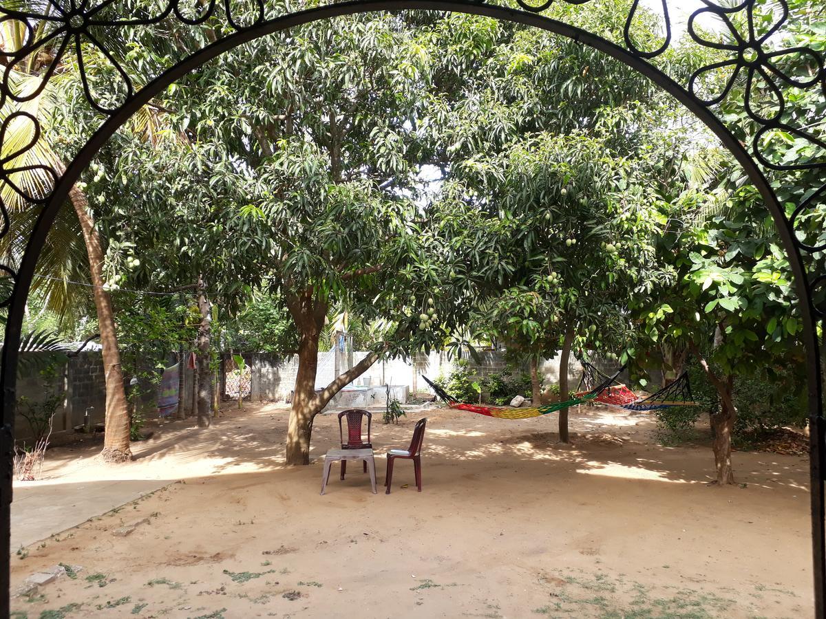 Brinthavanam Days Inn Jaffna Esterno foto